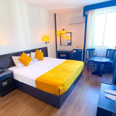 Hotel Güleryüz 2 (tınaztepe cad  gençlik mah no 8 07100 Antalya)