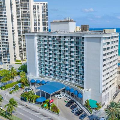 Ramada Plaza by Wyndham Marco Polo Beach Resort (19201 Collins Avenue FL 33160 Miami Beach)