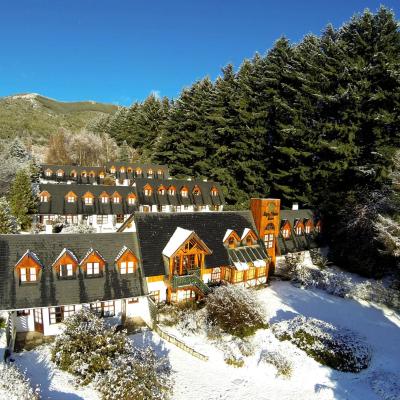 Rupu Pehuen Resort (Av Pioneros Km 4,500 8400 San Carlos de Bariloche)