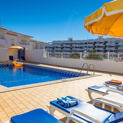 Apartamentos Carruna (Estrada de St. Eulalia 8200-269 Albufeira)