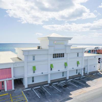 Flamingo Hotel & Tower (15525 Front Beach Rd 32413-2503 Panama City Beach)