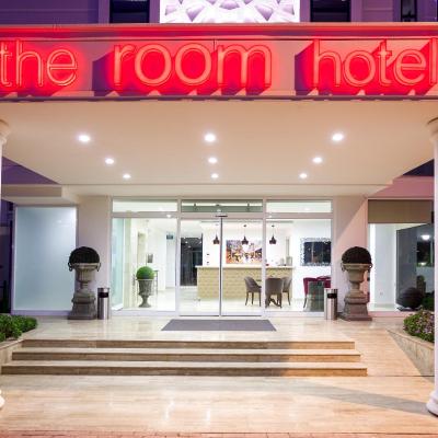 The Room Hotel & Apartments (Altınkum Mah. 443 Sokak No:2 Konyaaltı Antalya  07100 Antalya)