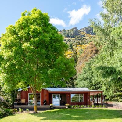 Criffel Bluffs Cottage (513 Mount Barker Road 9382 Wanaka)