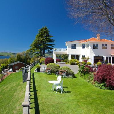 Photo On The Point - Lake Rotorua