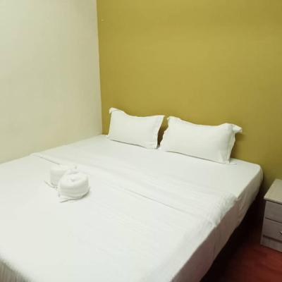 Aeropod Hostel Economy Deluxe King Room (Block C, Level 3A, C-3A-5, Unit 5, Jalan Kepayan, Aeropod Commercial Square, 88200 Kota Kinabalu, Sabah. 88200 Kota Kinabalu)