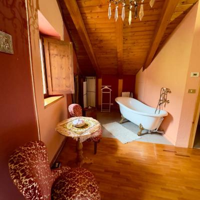 Quart de Lune B&B - Vintage Experience (8 Villaggio Carnè 11020 Aoste)