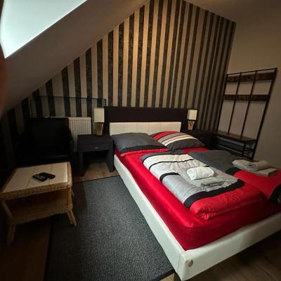 Adam's Hostel - Self Check-In & Only Private Rooms (Bonner Straße 69  40589 Düsseldorf)