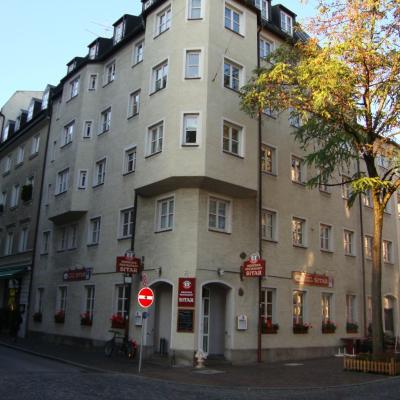 Pension Mona Lisa (Robert-Koch-Str. 4 80538 Munich)