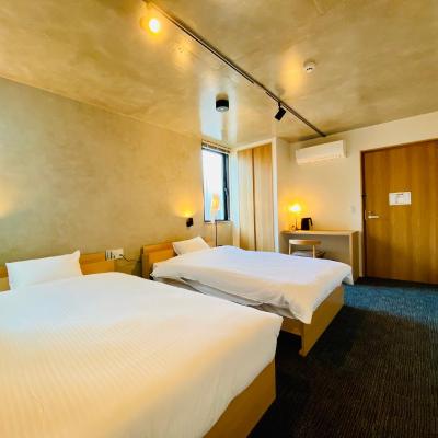 Hotel ZIZI Horikawa Gojo (樋口町 283 600-8458 Kyoto)