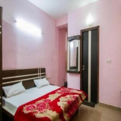 Hotel Ved By WB Inn (33/65, Baluganj, National Steel Pipe Near Petrol Pump, Agra, UP. 282001 Agra)