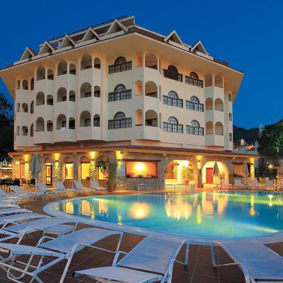 Fortuna Beach Hotel (Cumhuriyet Mah. Menderes Cad.No:48 48700 Marmaris)