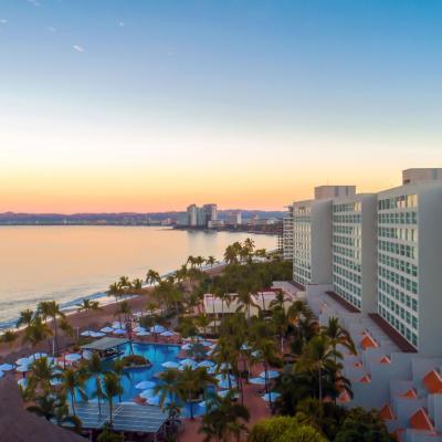 Sheraton Buganvilias Resort & Convention Center (Boulevard Francisco Medina Ascencio, 999 48330 Puerto Vallarta)