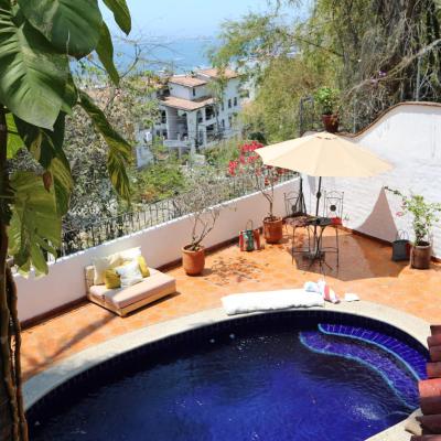 La villa del sol - pool & spa and staff (677 Calle Manuel M Ponce 48399 Puerto Vallarta)