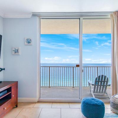 Photo Beachfront Spacious Cozy Condo - Pools, Hot Hub, Spa - Walk to Pier Park in PCB