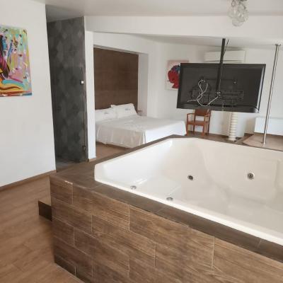 MOTEL PREMIER (5555 Avenida Ignacio Luis Vallarta 45018 Guadalajara)