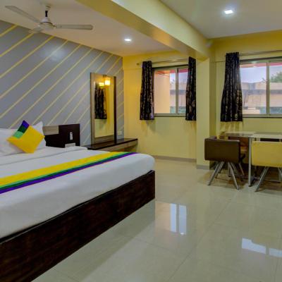 Itsy Hotels Prince Regency (153, Kataria Hospital, Nagar Road, Nawanagar, Yerwada Village 411006 Pune)