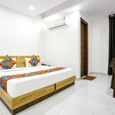 FabHotel Silver Crown (C-31, Gali Number 2, MBR Enclave Pochanpur Colony Sector 23, Dwarka 110077 New Delhi)