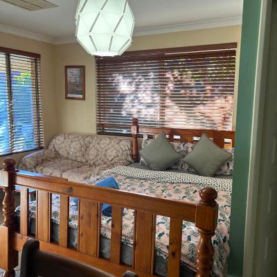 lovey studio with bathroom and kitchen (21 Morton Loop 6155 Perth)