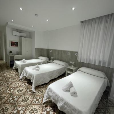 Hostal Nova Barcelona (Rambla Badal 65 08014 Barcelone)