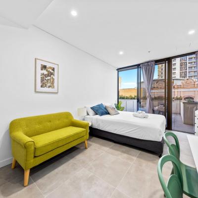 Arthur Hotel Bondi Junction no reception and house keeping (139 Oxford Street 2022 Sydney)