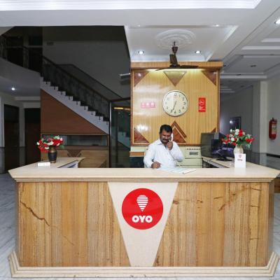 OYO Hotel Silver Shine Near Gurudwara Shri Bangla Sahib (Building No 1323-1328,  Sangatrashan Chowk,  Paharganj 110055 New Delhi)