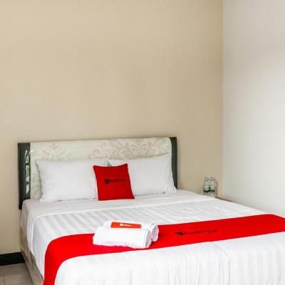 RedDoorz near Puri Indah Lippo Mall 2 (Jalan Kembang Kencana A2/2G-H 11620 Jakarta)