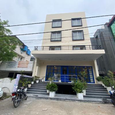 F9 Hotels 343 Meera Bagh, Paschim Vihar (A-343, Meera Bagh, Outer Ring Road, Paschim Vihar, Delhi 110087 New Delhi)