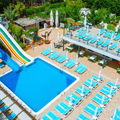 Club Big Blue Suit Hotel - All Inclusive (Cumhuriyet Mah. Karasaz Sokak No:27  07400 Alanya)