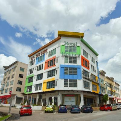 Townhouse OAK Hotel Holmes Johor Jaya (44, Jalan Ros Merah 2/11, Taman Johor Jaya, 81100 Johor Bahru. 81100 Johor Bahru)