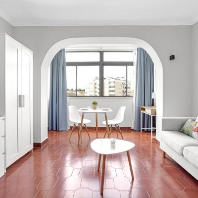 Wonderful Shared Apartment in Alfornelos - NEAR METRO! (Maria Machado, 18 2650-228 Lisbonne)