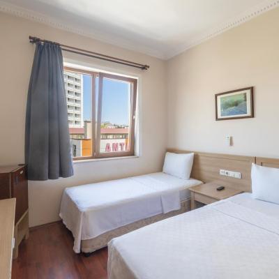 Şehir Hotel (47a Şehit Binbaşı Cengiz Toytunç Caddesi 07040 Antalya)