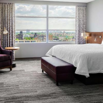 Hilton Garden Inn Chicago McCormick Place (123 East Cermak, Suite 300 IL 60616 Chicago)