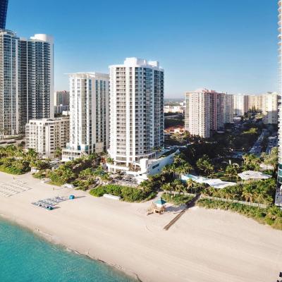 Photo DoubleTree by Hilton Ocean Point Resort - North Miami Beach
