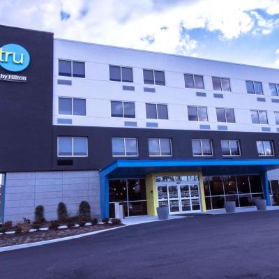 Tru By Hilton Norfolk Airport, Va (1571 Premium Outlets Blvd. VA 23502 Virginia Beach)