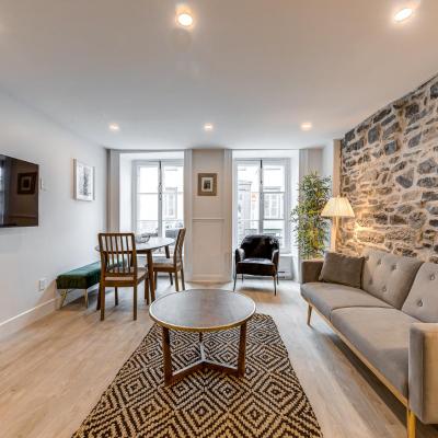 Elegant 1 Bedroom Suite (40 Rue Sainte-Ursule Suite 1 G1R 4E4 Québec)