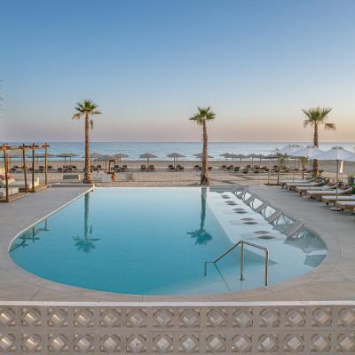 Iperion Beach Hotel (110, Martiron Str 74100 Réthymnon)