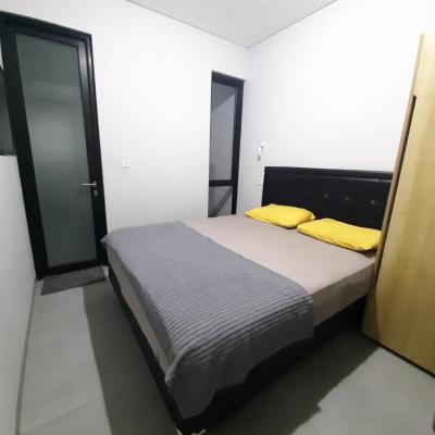 OYO Life 92770 Cozy Puri 22 (1, Jalan Kembang Abadi 7, RW 08, Kembangan Selatan, Kembangan, Jakarta Barat, Daerah Khusus Ibukota Jakarta, Indonesia, Jakarta 11610 Jakarta)