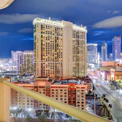 Lucky Gem Penthouse & Luxury Suites at Signature Resort, Balcony Strip View 1607 (135 East Harmon Avenue NV 89109 Las Vegas)