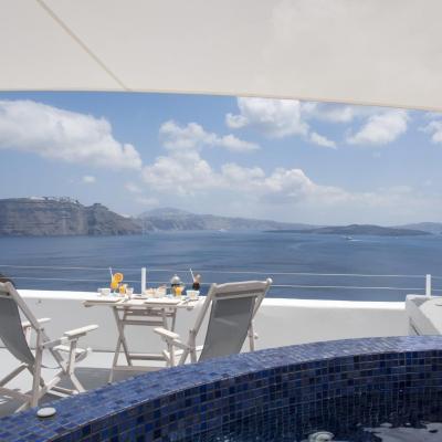 Ambition Suites (Oia Santorini Greece 84702 Oia)