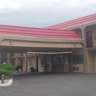 Tree Inn & Suites Albuquerque (2120 Menaul Blvd NE NM 87107 Albuquerque)