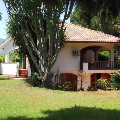 Villa with Garden near Mondello Beach (11 Via Zurigo 90146 Palerme)