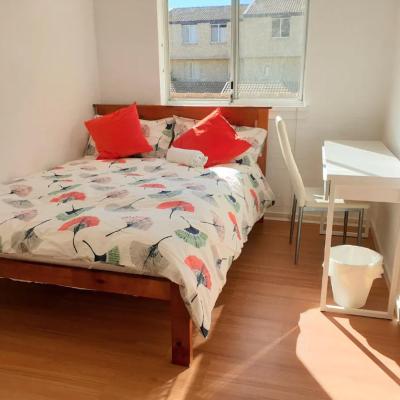 Dana-Private Room in a 3-Bedroom Apartment-3 (52 A Forbes Street 2612 Canberra)