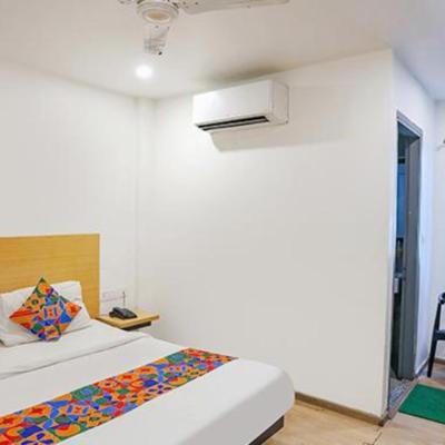 FabHotel The Vaishali Dakshini Pitampura (vaishali pitampura, Delhi 110034 New Delhi)