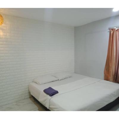 EXPRESS OYO HOTEL (Jalan Mahkota 55100 Kuala Lumpur)