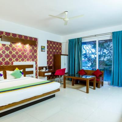 Treebo New Plus Point (Plus Point Suites No. 25, AM Square, Village, 1st Cross Road, Ambalipura, Haralur 560103 Bangalore)