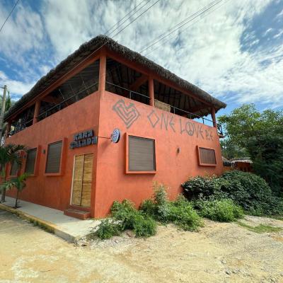 One Love Hostal Puerto Escondido (Tamaulipas, entre Baja California Sur y Norte 71980 Puerto Escondido)