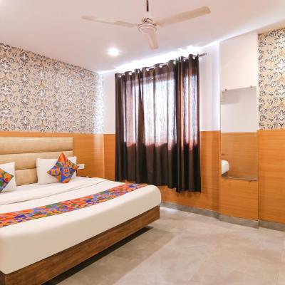 FabHotel Ssensse (House No.28, Pocket, 5A, Sector 25, Rohini, New Delhi 110085 110085 New Delhi)