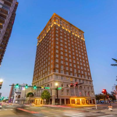 Hotel Flor Tampa Downtown, Tapestry Collection By Hilton (905 N. Florida Ave FL 33602 Tampa)