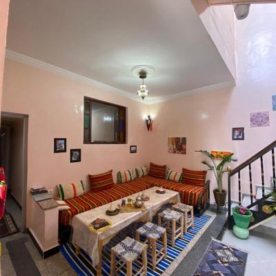 Riad dar sahrawi (98 Rue Oqba Ben Nafaa 40000 Marrakech)