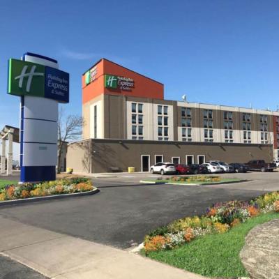 Holiday Inn Express & Suites Toronto Airport West, an IHG Hotel (5599 Ambler Drive  L4W 3Z1 Mississauga)